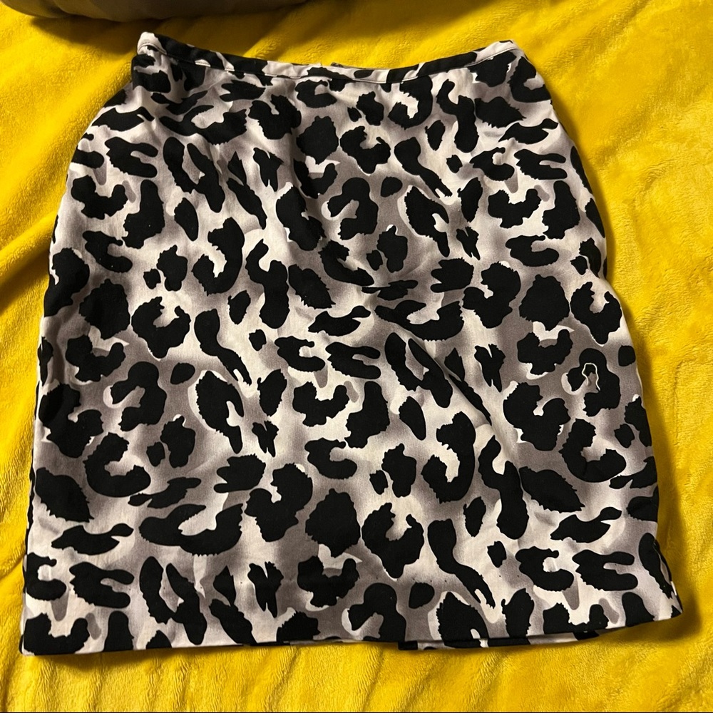 Cache Leopard Print Skirt